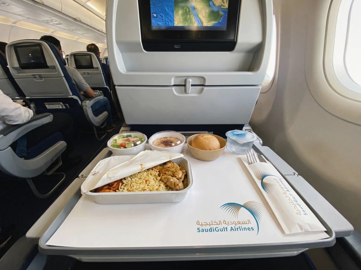 SaudiGulf Airlines: the logo on a tray mat and cutlery sleeve with an in-flight meal, brand identity proposal by Bashar Daas